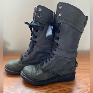 DR MARTENS Triumph 12 Eye Foldable Leather GREEN Lace Up Combat Boots SIZE EU 37